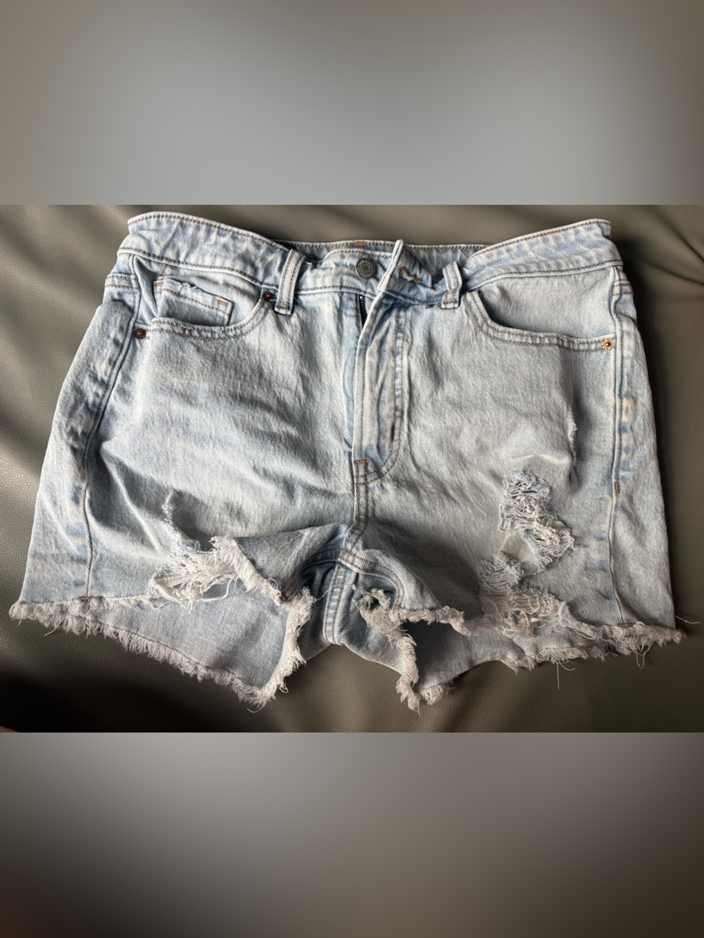 Women's Old Navy O.G. Straight high-rise shorts, secret-smooth pockets. 10